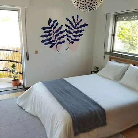 Casa Capuchos. Close To Lisbon With Ocean View * Caparica