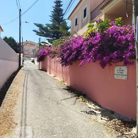 Casa Capuchos. Close To Lisbon With Ocean View * Caparica